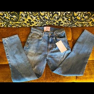 Revice crop star butt jeans